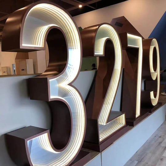 3D mirror sign with customizable shapes and sizes