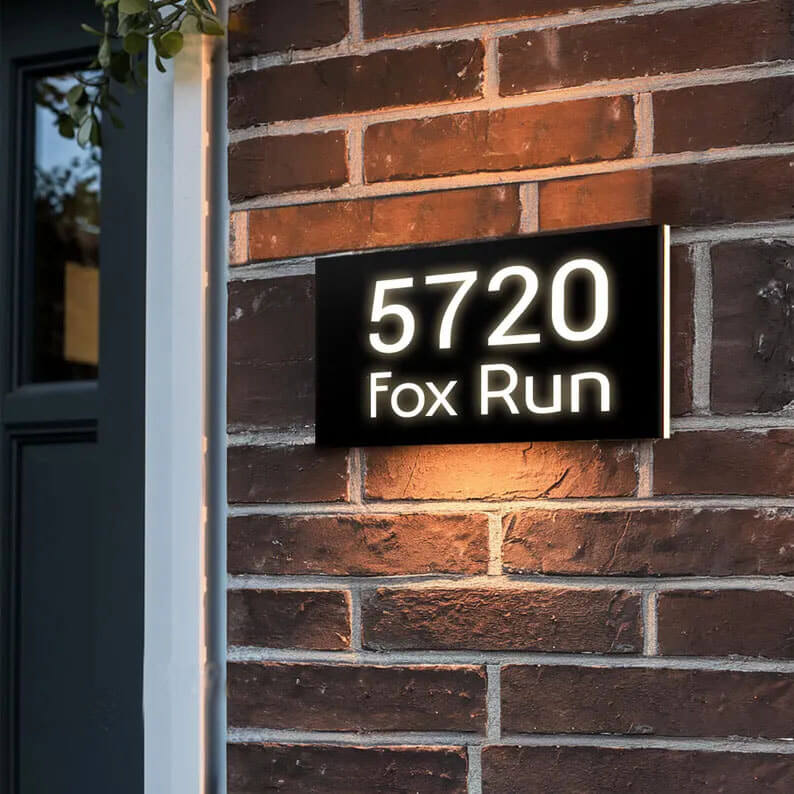 Energy-efficient LED illuminated house number plaque illuminated house numbers